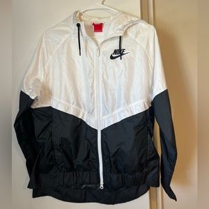 Nike Windbreaker - Womens